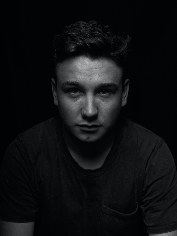 FL Minimal For the Media Headshot 6